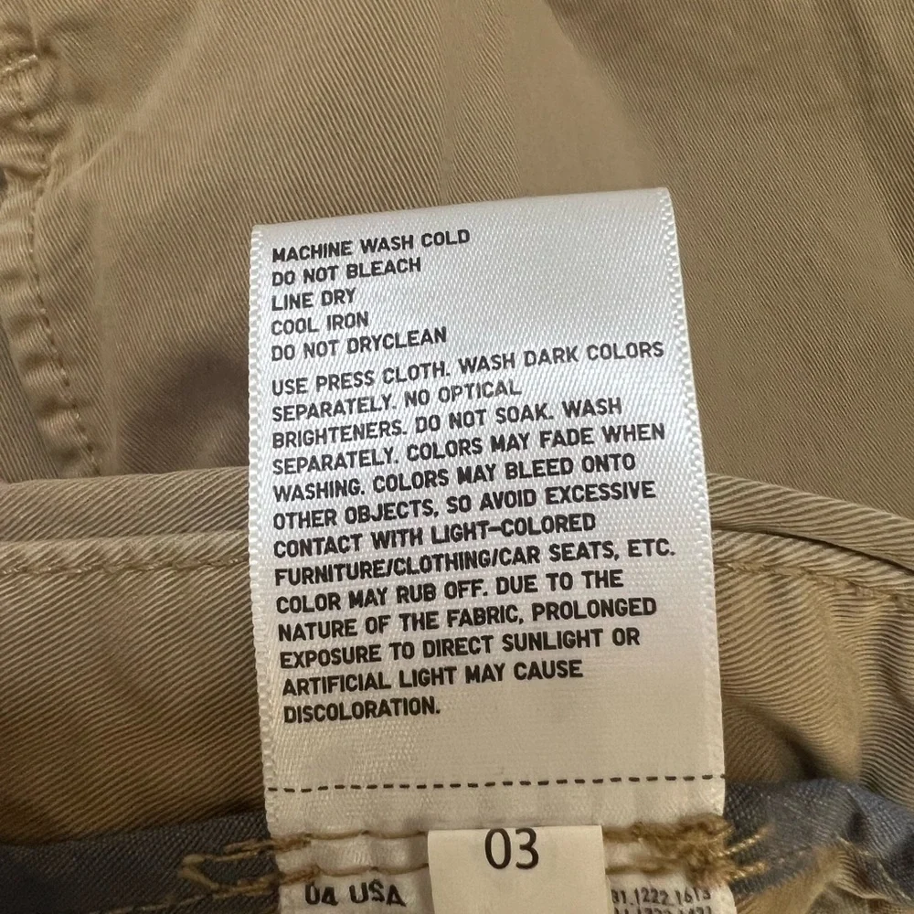 Uniqlo Men’s Khaki Short. Size Large. Excellent Condition